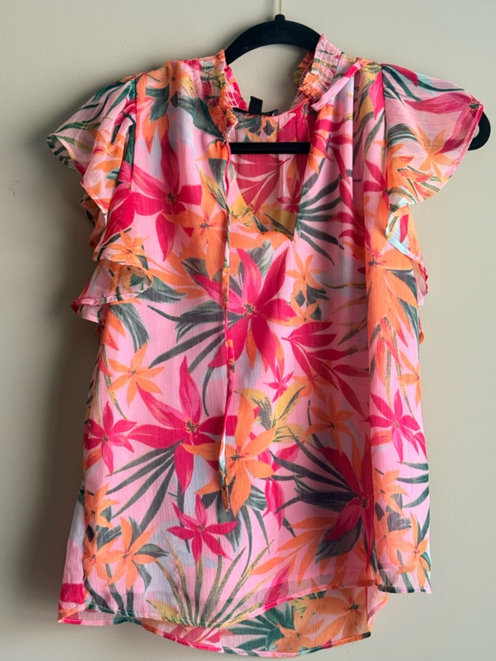 Jessica Simpson Vibrant Pink Floral Ruffle Sleeve Blouse EUC